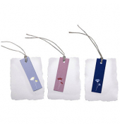 artoz Geschenkanhänger weißflieder violet, blau mit farbigen Blumen