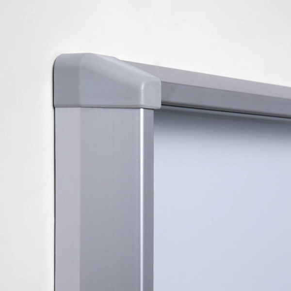 8595578316322 - SHOWDOWN Abschließbarer Schaukasten Magnetisch 116 (B) x 982 (H) cm Silber 15 x DIN A4