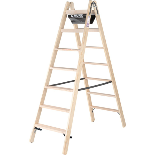 4031405338142 - Munk® Holz-Stufen-Stehleiter Nadelschnittholz Buche 80 mm geriffelt Hufeisenscharniere 150 kg Eimerhaken Textilgurt-Spreizsicherung 2x7 Stufen