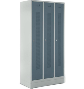 Garderobenspind, Sockel, Drehriegelschloss, (H x B x T) 1800 x 870 x 500 mm, grau/blaugrau