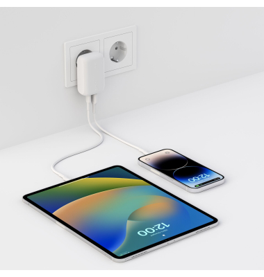 BOOST Charge 42W Ladeger. 30W USB-C12W USB-A WCB009vfWH