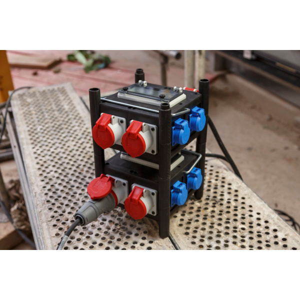 Brennenstuhl kompakter Gummi-Stromverteiler 7-fach 1 x CEE 400 V 32 A 2 x CEE 400 V 16 A 4 x 230 V 16 A Steckdosen stabiler Metalltragegriff temperaturbeständig von -30°C bis +80°C IP44 spritzwassergeschützt