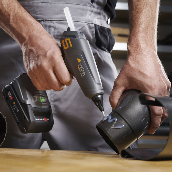 Steinel Akku Heißklebepistole MobileGlue 5011, für Metabo 18V CAS Akku, inkl. 3x Heißklebesticks, in 90 Sek. startklar, bis 90 Min. Dauerbetrieb, kabellos, Dual-Temp-Modus 130°C/200°C, ECO-Mode