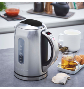 Wasserkocher BBT570, silber/schwarz, 2200 Watt, 1,5 Liter
