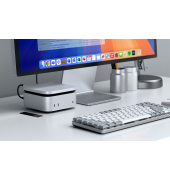 USB4 Slim NVMe SSD Enclosure silver